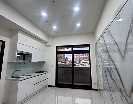 挑高空間採光充足全新裝修近捷運大基地 - Image 1