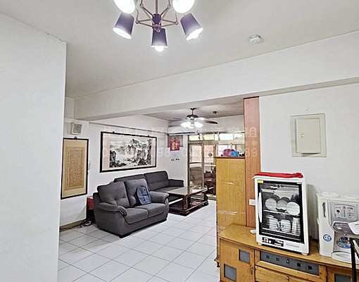 富貴吉祥✦近監理站可租補入籍屋況極佳室內寬敞 - Image 2