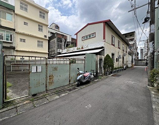 "獨賣專任"龍岡龍興國小旁方正建地