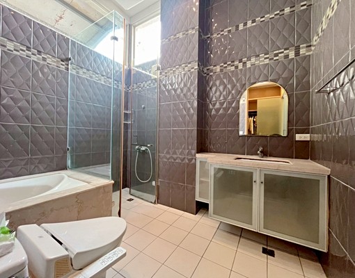 文心櫻花捷運站｜15.6米大面寬｜6大房｜可停4車 - Image 13