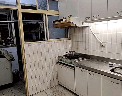 屋主自租,有後陽台5坪,每房都有大窗戶,近國父紀念館站 - Image 5