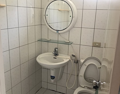 可租補生活機能最棒!!明志國小旁超安靜美套房(衛浴開窗) - Image 2