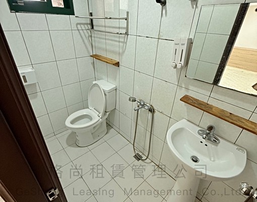 e光復路木質調電梯套房 - Image 4