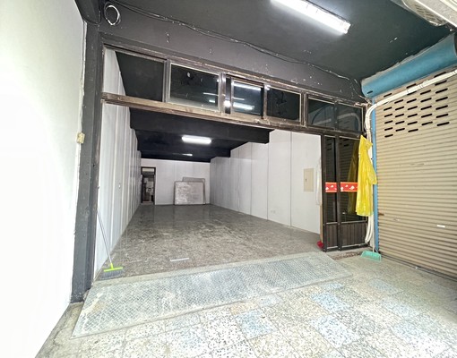 ★鄰景觀大道近香山國小透天六房★ - Image 1