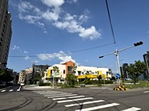 新國街竹北華興旁大面寬百坪..