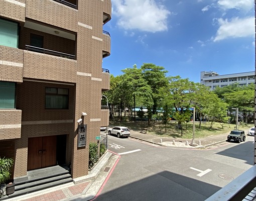 【國泰華園】近市府正3房平車含管 - Image 1