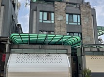 三賢街✨東區臨路雙車別墅|..