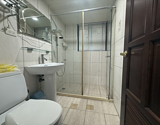 <租>林口公園路青荷社區三房車(含車含管)家具齊全 - Image 6