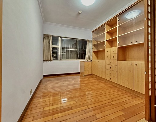 北屯松竹車站旁3+1房超大空間有電梯有平面大車位 - Image 3