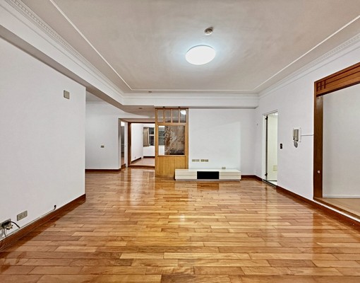 北屯松竹車站旁3+1房超大空間有電梯有平面大車位 - Image 5