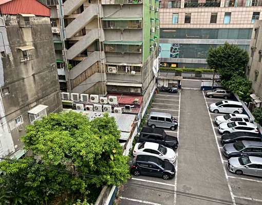 男賓止步老爺晶華正旁 - Image 2