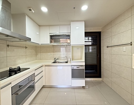 中和捷運大3房、平面車位另租、傢俱可談 - Image 5