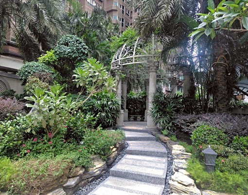 💎園頂稀有邊間高樓層4房車💎🍎央北團隊小鄭🍎 - Image 4