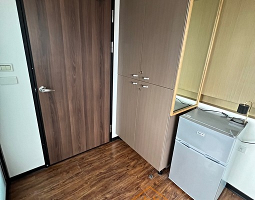 比漾旁電梯24小時管理~稀有大採光~一卡皮箱入住美套房 - Image 6