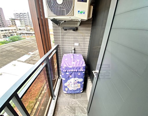 一中街可半年約可租補電梯陽台獨洗流理台電磁爐 - Image 7