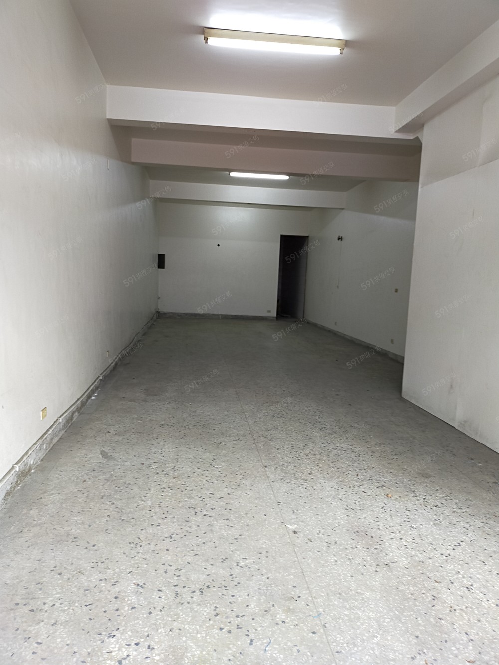 台南租屋,北區租屋,住辦出租,前面店面 後面儲藏室與廁所