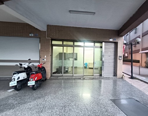 橋頭市中心車庫透天四房店住辦公佳 - Image 3