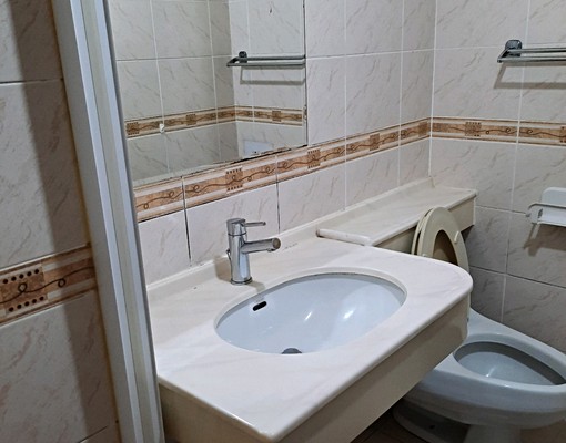 麥當勞旁(太子地球村)三房車附傢俱家電 - Image 8