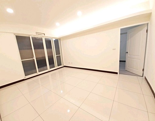 近捷運新莊站☆綠洲庭園華廈☆全新裝潢.漂亮美三房 - Image 4