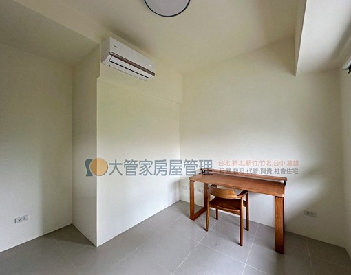 租巨城旁.全新屋況.採光佳.附冷氣 - Image 7