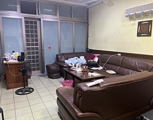 SH/中壢工業區近內壢高中透天厝四房大空間/員工宿舍可 - Image 1