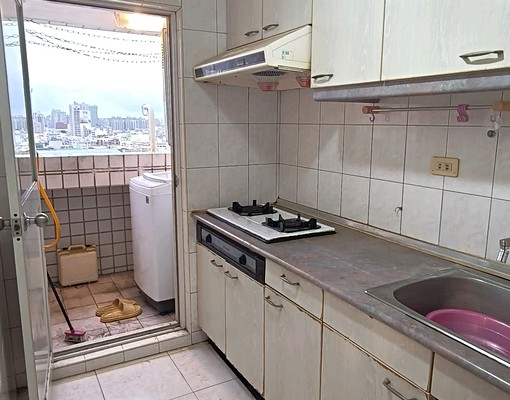 可租補中華路電梯3房工業風 - Image 7