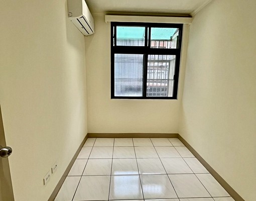 易居⭐近重慶國小/公寓空屋2樓/重新整修可營登做工作室 - Image 4