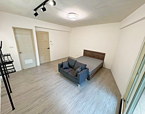 🔥適合住用工作室/美業⭐️兩房整層可養寵養貓✅興仁路✅ - Image 1