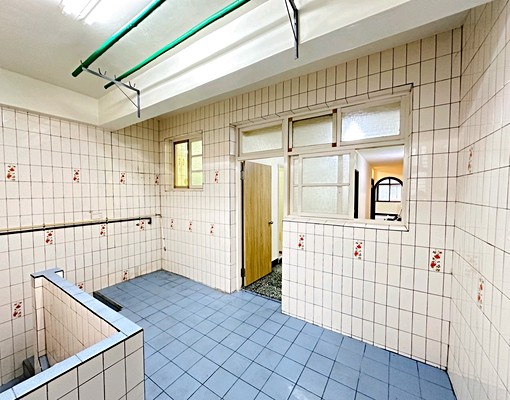 中正路4房邊間採光佳有冷氣低樓層/全新整理(可申請租屋補助) - Image 5