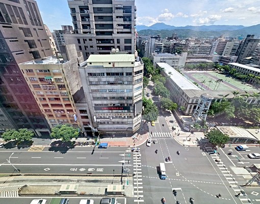 中山國小捷運站旁頂樓視野寬敞大空間美辦 - Image 15