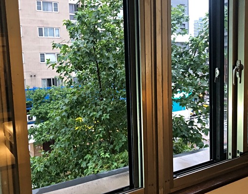 中山捷運站出口走路兩分鐘 - Image 2