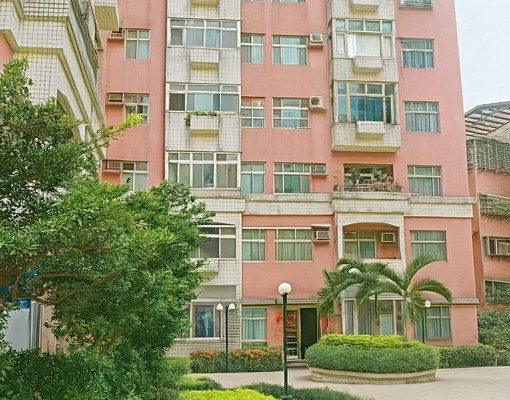 港墘站旁.近德明大.內科.保全收郵包.對外窗.垃圾外包可開伙 - Image 7