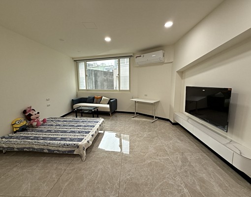 傑出租屋/全新裝潢,中路稀有大空間,採光佳,可補助! - Image 5