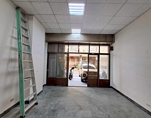 寄居蟹社會住宅🏠超大面積面寬4米6三層樓可租補 - Image 1