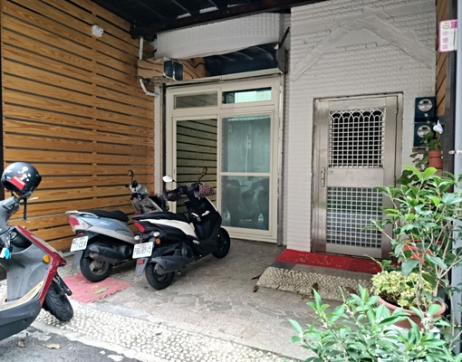 (可租補)近古華飯店.國民運動中心套房 - 591租屋網 - Image 1