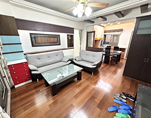 租屋補助。四房兩廳兩衛兩陽台。平面車位。可入戶籍 - Image 2