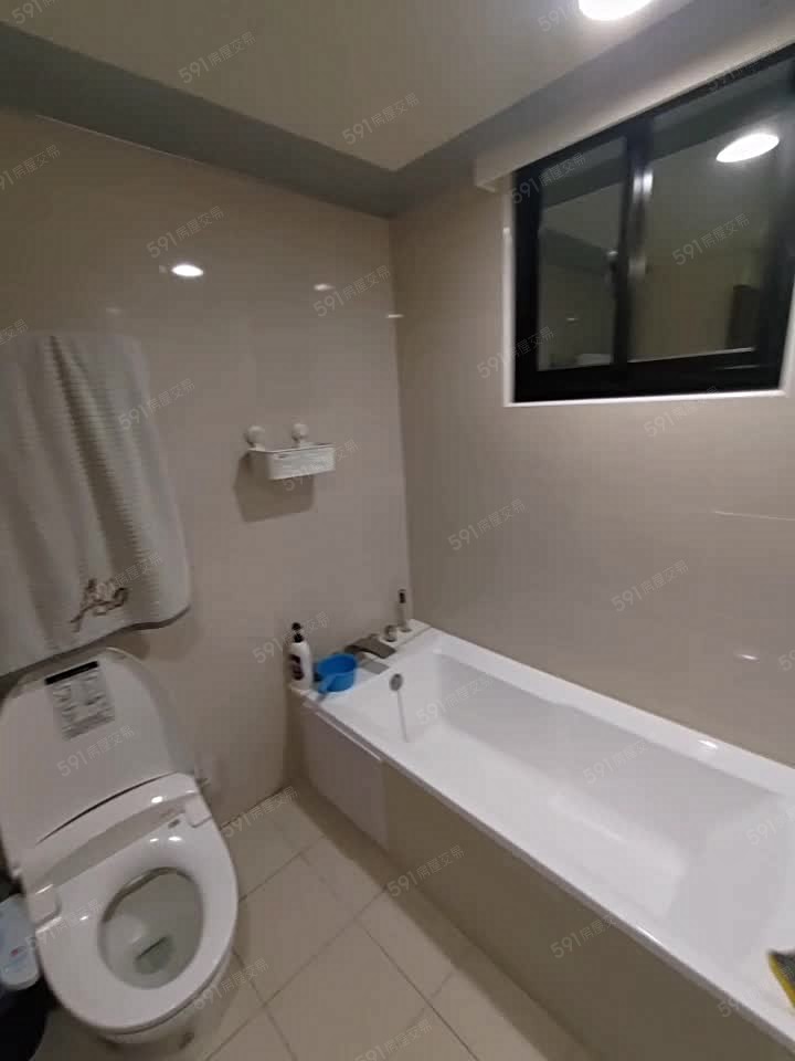 左岸八里新世界溫泉4房含機械車位及機車車位 - Image 1