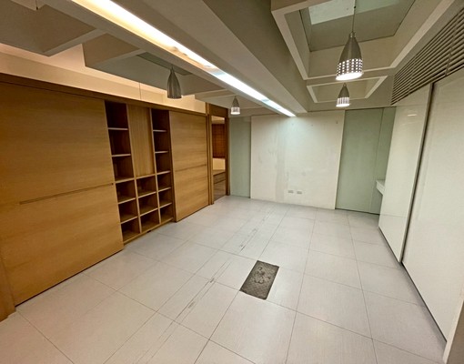 🏠【國家宮廷】🏠近SOGO三房🏠生活機能優🏠免仲介費 - Image 1