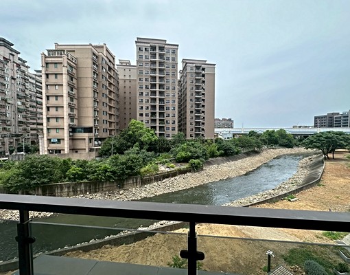 可租補~龍安商圈愛買商圈三房平面車位 - 591租屋網 - Image 1