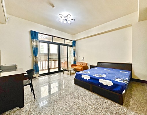 電梯獨套梧棲市區附沙發冷暖空調子母車室內機車位三井台中港 - Image 1