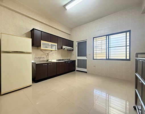 可雙租補優質近台江大道車庫透天喜歡談 - Image 6