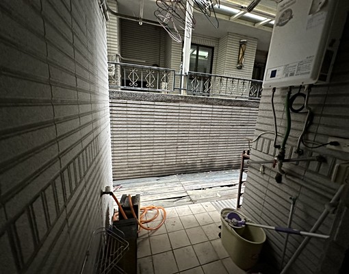 捷運年代精品裝潢挑高三房~有傢俱家電 - Image 11