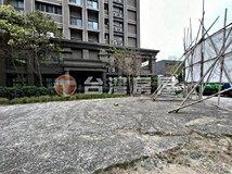 青山段正青埔國小旁大面寬百..