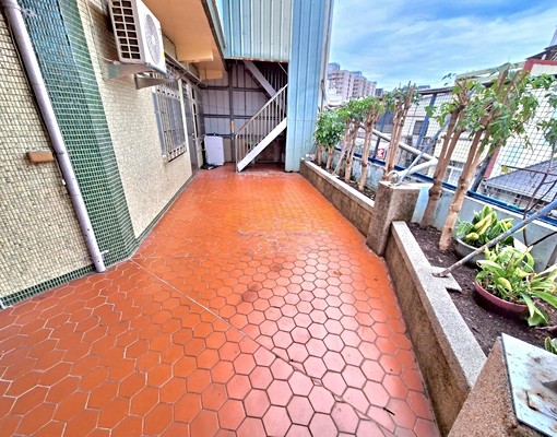 兆基🏡西區二中東興住辦兩層樓附頂加倉儲 - Image 12