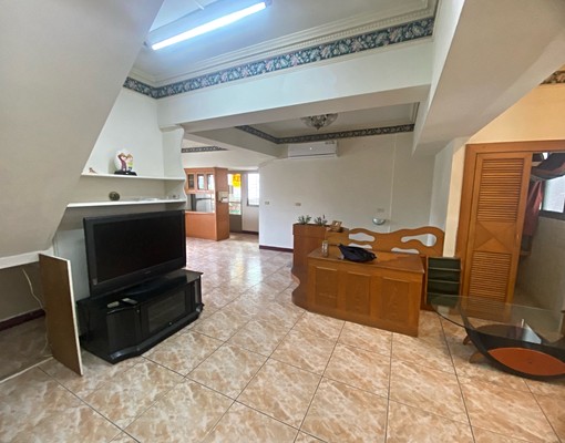 南區和平國小旁/精美樓中樓4房/可租補可寵/平車/50坪空間 - Image 2