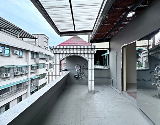 新莊區中平路.豪美樓中樓.大空間5房.可租補 - Image 10