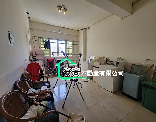 §光華區質木地板原木家具優質套房§ - Image 8