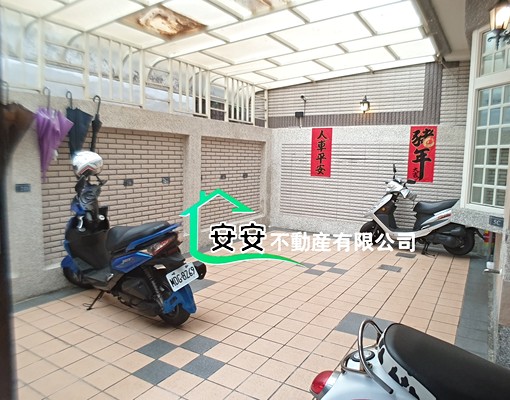 §光華區質木地板原木家具優質套房§ - Image 9