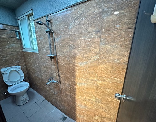 近誠品、美術館、SOGO,獨洗獨曬大套房 - Image 3