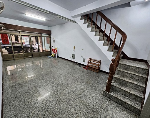 近善化高中店面透天 - Image 1